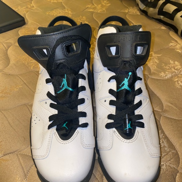 Worn to a birthday party to match-genuine pair of youth Air Jordan 6’s - Picture 2 of 9